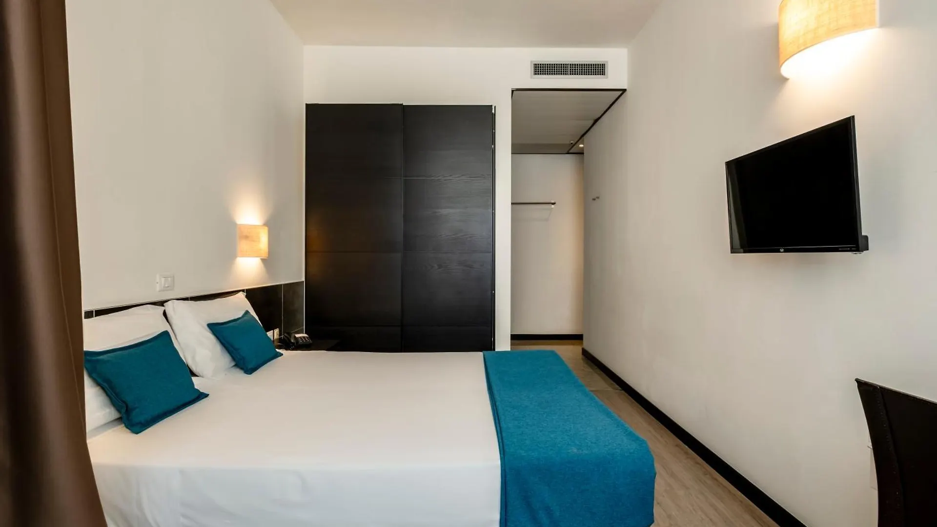 Hotel Cristallo Rimini 4*,  Italy